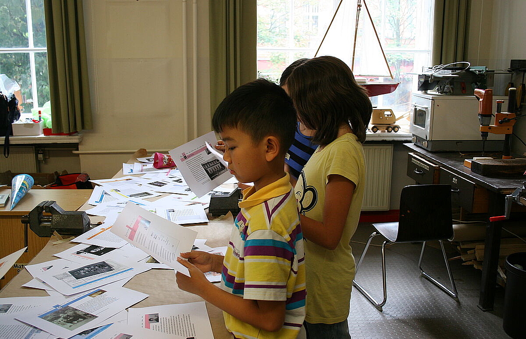 Kinderexpertinnen und Kinderexperten entwickelten das Material mit. © Anne Frank Zentrum