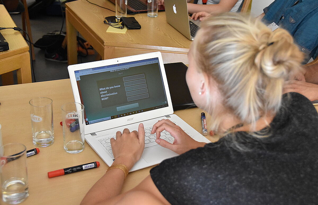 Arbeit mit der Online-Toolbox © Anne Frank Zentrum